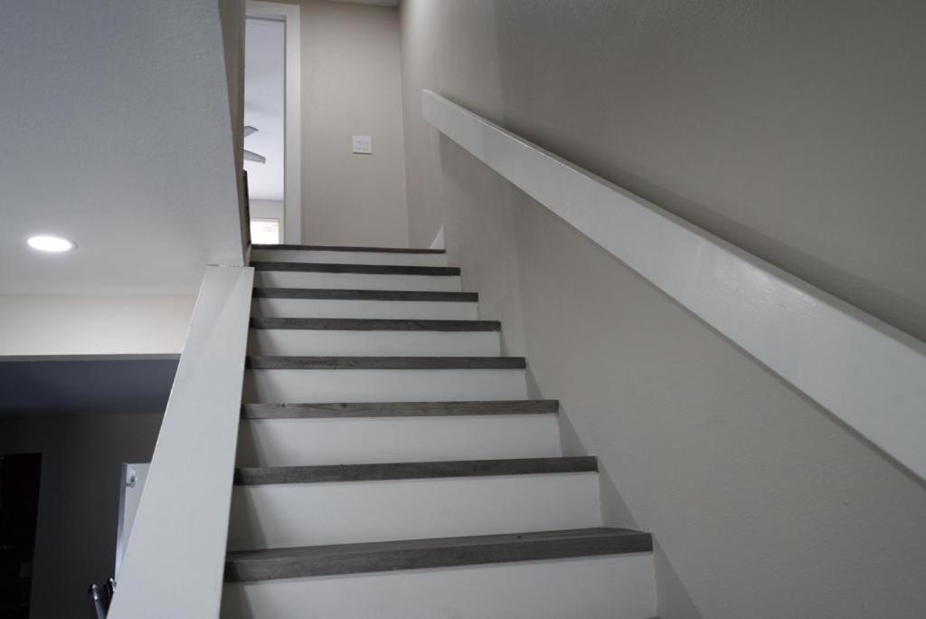 Villa Hosting New à Tampa Extérieur photo