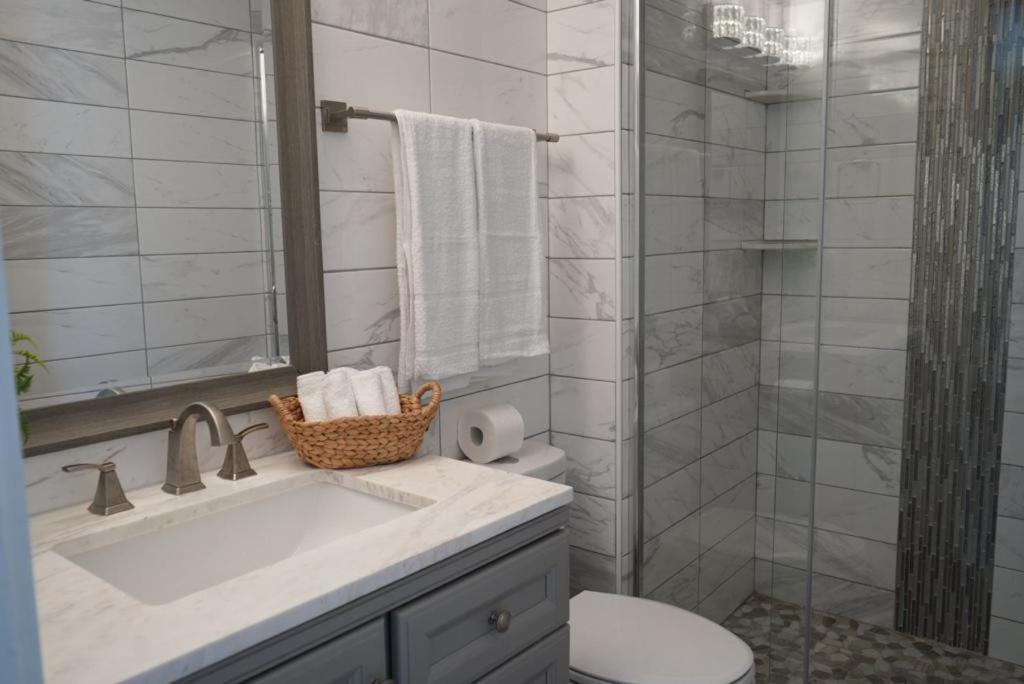 Villa Hosting New à Tampa Extérieur photo