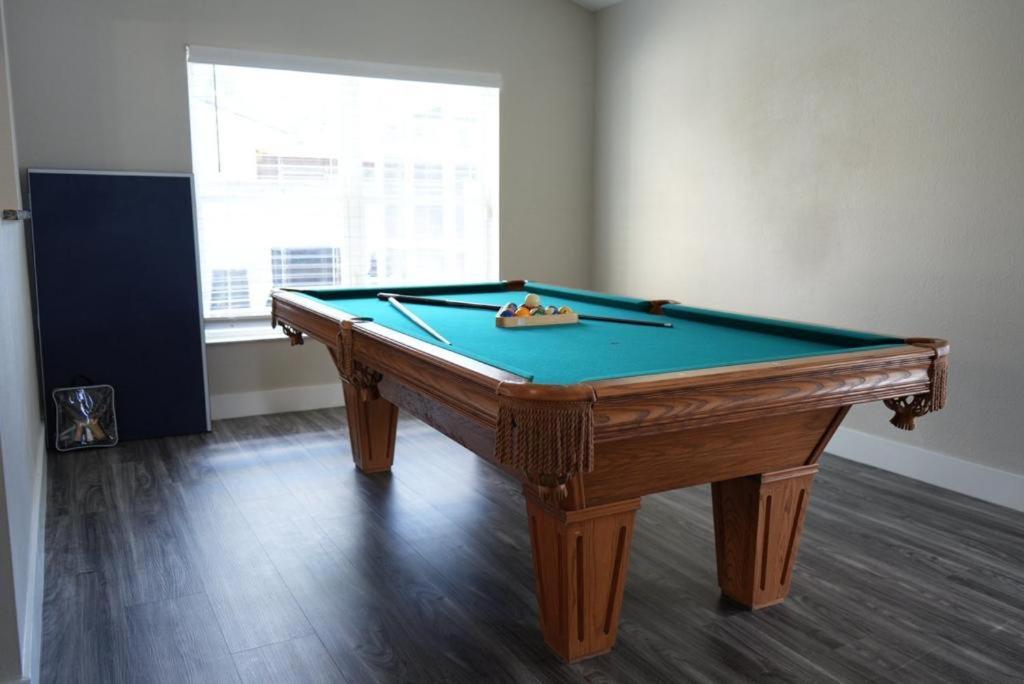 Villa Hosting New à Tampa Extérieur photo