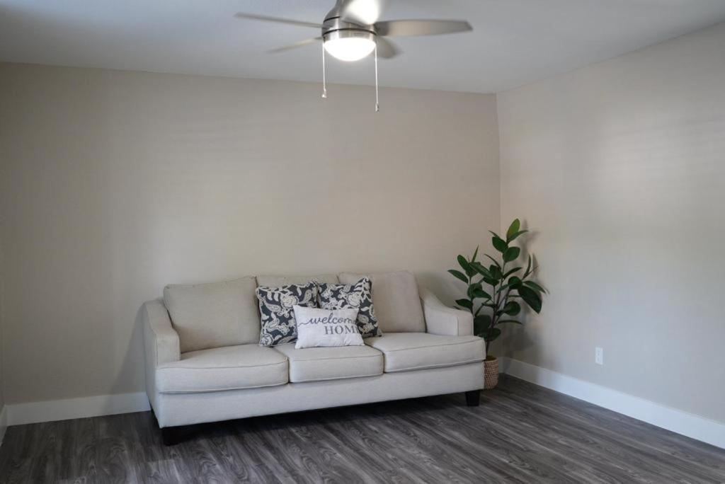 Villa Hosting New à Tampa Extérieur photo