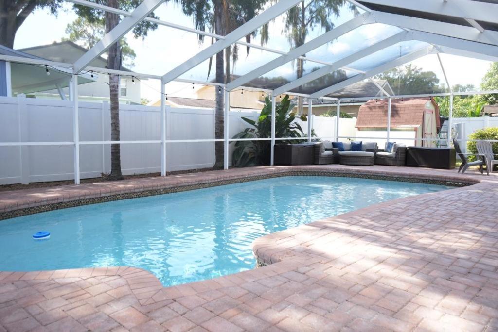 Villa Hosting New à Tampa Extérieur photo