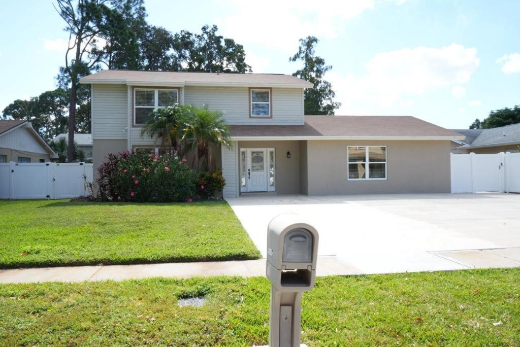 Villa Hosting New à Tampa Extérieur photo