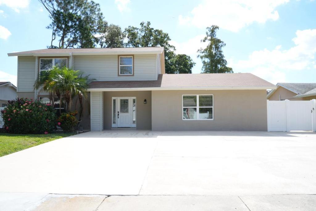 Villa Hosting New à Tampa Extérieur photo